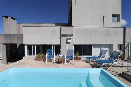 Apartamento para alugar com 235m², 3 quartos e 3 vagas Apartamento para alugar com 235m², 3 quartos e 3 vagasVaranda - Piscina