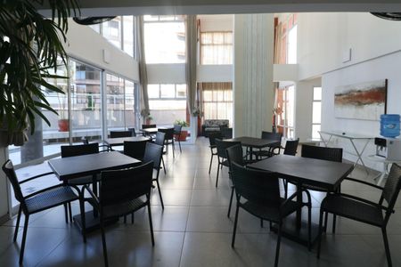 Apartamento para alugar com 235m², 3 quartos e 3 vagas Apartamento para alugar com 235m², 3 quartos e 3 vagasÁrea comum - Salão de festas