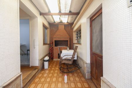 Casa à venda com 176m², 3 quartos e 3 vagasChurrasqueira