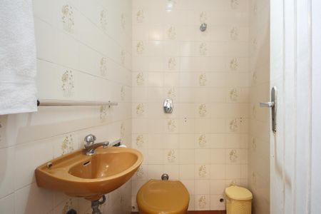 Casa à venda com 176m², 3 quartos e 3 vagasÁrea de Serviço - Banheiro de Serviço