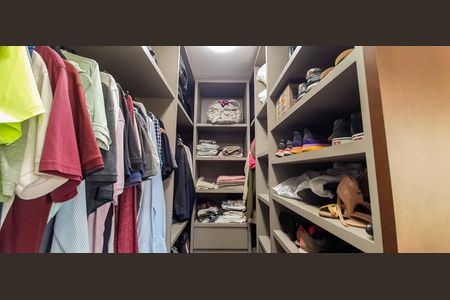 Apartamento à venda com 117m², 3 quartos e 2 vagas Apartamento à venda com 117m², 3 quartos e 2 vagasCloset da suíte 1