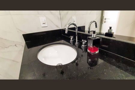 Apartamento à venda com 117m², 3 quartos e 2 vagas Apartamento à venda com 117m², 3 quartos e 2 vagasBanheiro da Suíte 2