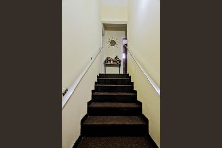 Casa à venda com 176m², 3 quartos e 3 vagasEscada