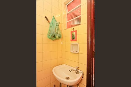 Casa à venda com 176m², 3 quartos e 3 vagasBanheiro de Serviço