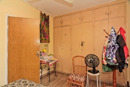 Casa à venda com 176m², 3 quartos e 3 vagasSuíte