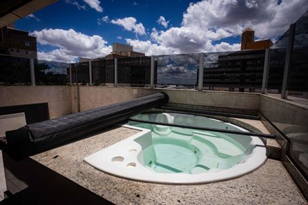 Apartamento à venda com 130m², 4 quartos e 2 vagasTerraço - Piscina