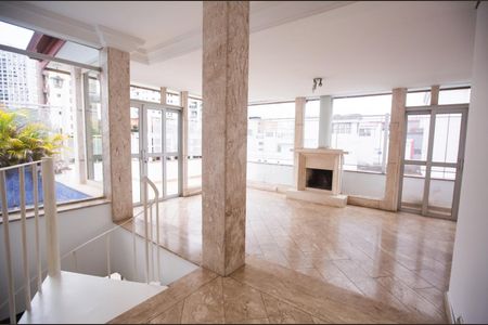 Apartamento à venda com 230m², 4 quartos e 2 vagas Apartamento à venda com 230m², 4 quartos e 2 vagasSala