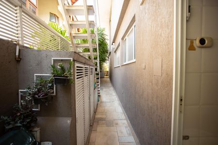 Casa à venda com 360m², 4 quartos e 3 vagas Casa à venda com 360m², 4 quartos e 3 vagasÁrea Externa