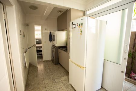 Casa à venda com 360m², 4 quartos e 3 vagas Casa à venda com 360m², 4 quartos e 3 vagasÁrea de Serviço