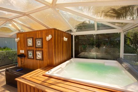 Casa à venda com 360m², 4 quartos e 3 vagas Casa à venda com 360m², 4 quartos e 3 vagasSPA