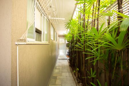 Casa à venda com 360m², 4 quartos e 3 vagas Casa à venda com 360m², 4 quartos e 3 vagasÁrea Externa