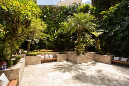 Casa à venda com 360m², 4 quartos e 3 vagas Casa à venda com 360m², 4 quartos e 3 vagasJardim