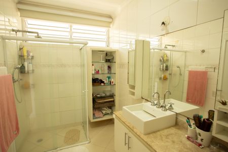 Casa à venda com 360m², 4 quartos e 3 vagas Casa à venda com 360m², 4 quartos e 3 vagasBanheiro da Suíte 3