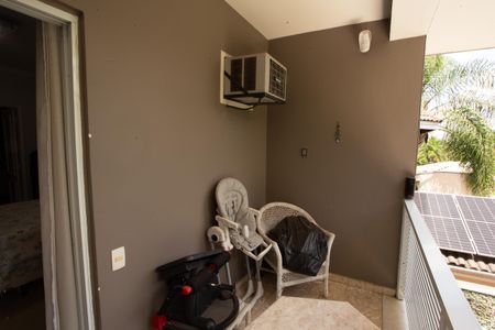 Casa à venda com 360m², 4 quartos e 3 vagas Casa à venda com 360m², 4 quartos e 3 vagasVaranda da Suíte 3