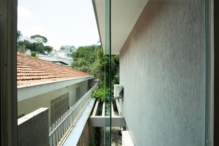 Casa à venda com 360m², 4 quartos e 3 vagas Casa à venda com 360m², 4 quartos e 3 vagasEscritório