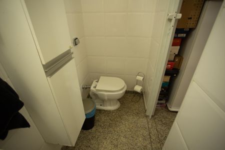 Casa à venda com 360m², 4 quartos e 3 vagas Casa à venda com 360m², 4 quartos e 3 vagasBanheiro do Quarto de Funcionário