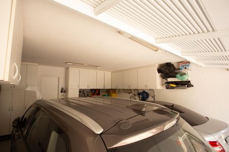 Casa à venda com 360m², 4 quartos e 3 vagas Casa à venda com 360m², 4 quartos e 3 vagasGaragem