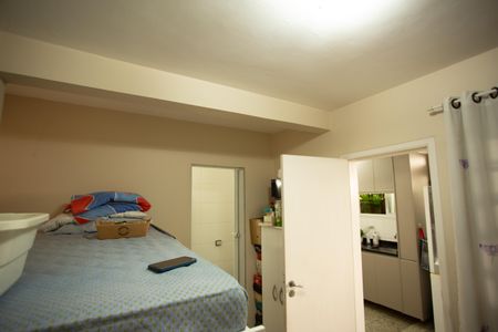 Casa à venda com 360m², 4 quartos e 3 vagas Casa à venda com 360m², 4 quartos e 3 vagasQuarto de Funcionário