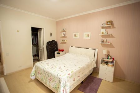 Casa à venda com 360m², 4 quartos e 3 vagas Casa à venda com 360m², 4 quartos e 3 vagasSuíte 3