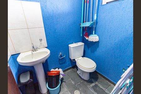 Casa à venda com 200m², 3 quartos e 4 vagasBanheiro de serviço