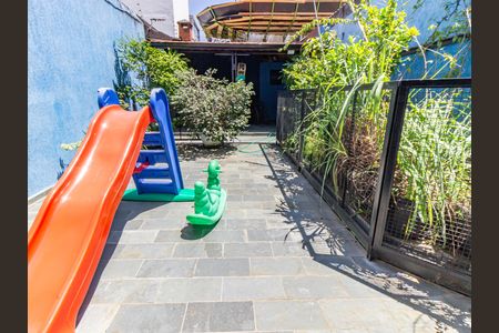 Casa à venda com 200m², 3 quartos e 4 vagasQuintal e Churrasqueira