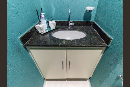 Casa à venda com 200m², 3 quartos e 4 vagasLavabo