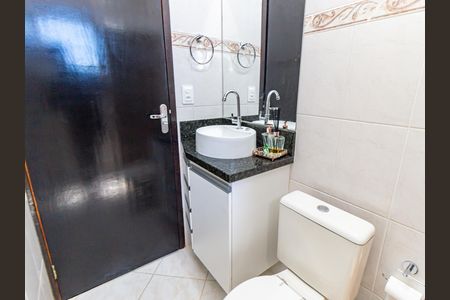 Casa à venda com 200m², 3 quartos e 4 vagasBanheiro da Suíte 1