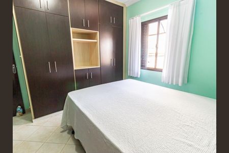 Casa à venda com 200m², 3 quartos e 4 vagasSuíte 2