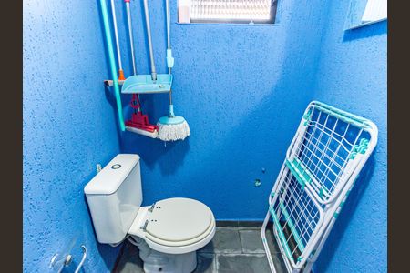 Casa à venda com 200m², 3 quartos e 4 vagasBanheiro de serviço