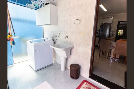 Casa à venda com 200m², 3 quartos e 4 vagasÁrea de Serviço