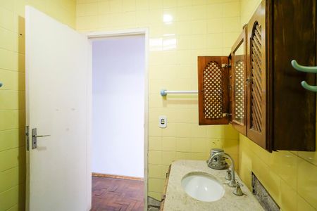 Casa à venda com 115m², 2 quartos e 1 vagaBanheiro