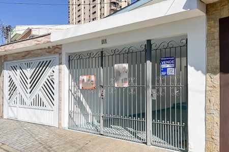 Casa à venda com 115m², 2 quartos e 1 vagaFachada + plaquinha