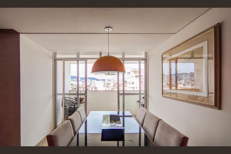 Apartamento à venda com 90m², 3 quartos e 2 vagasSala