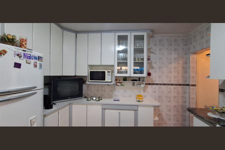 Casa à venda com 241m², 3 quartos e 5 vagasCozinha 