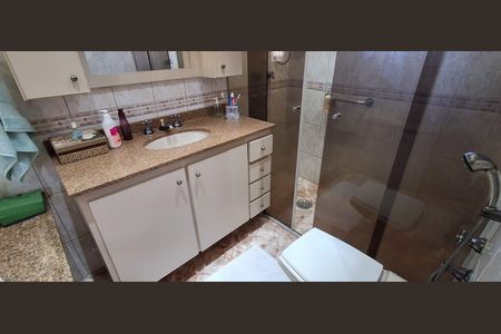 Casa à venda com 241m², 3 quartos e 5 vagasBanheiro Suíte 