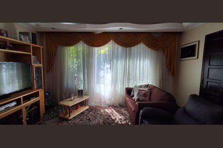 Casa à venda com 241m², 3 quartos e 5 vagasSala