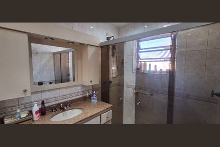 Casa à venda com 241m², 3 quartos e 5 vagasBanheiro Suíte 