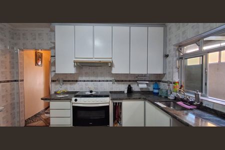 Casa à venda com 241m², 3 quartos e 5 vagasCozinha 