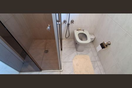 Casa à venda com 241m², 3 quartos e 5 vagasBanheiro Social 