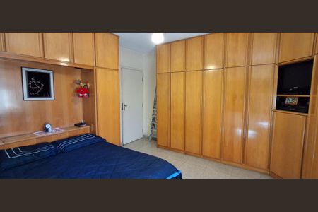 Casa à venda com 241m², 3 quartos e 5 vagasSuíte 