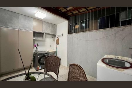Apartamento à venda com 90m², 3 quartos e 3 vagas Apartamento à venda com 90m², 3 quartos e 3 vagasÁrea de Serviço