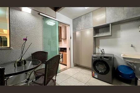 Apartamento à venda com 90m², 3 quartos e 3 vagas Apartamento à venda com 90m², 3 quartos e 3 vagasÁrea de Serviço