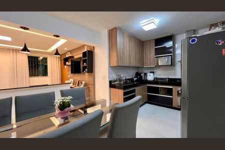 Apartamento à venda com 90m², 3 quartos e 3 vagas Apartamento à venda com 90m², 3 quartos e 3 vagasCozinha