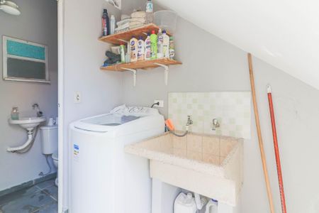 Casa à venda com 130m², 3 quartos e 2 vagasLavanderia