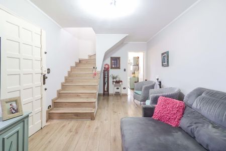 Casa à venda com 130m², 3 quartos e 2 vagasSala