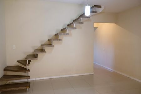 Casa à venda com 290m², 5 quartos e 2 vagasSala