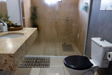 Casa à venda com 290m², 5 quartos e 2 vagasBanheiro 2