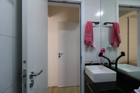 Apartamento à venda com 60m², 2 quartos e 2 vagasBanheiro da Suíte