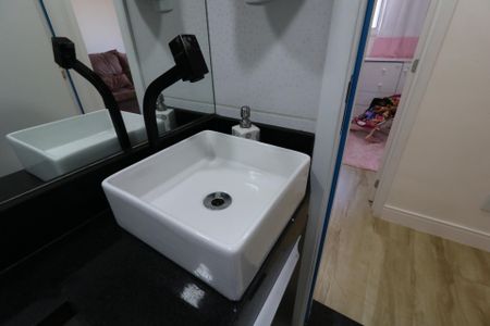 Apartamento à venda com 60m², 2 quartos e 2 vagasBanheiro Social - Pia