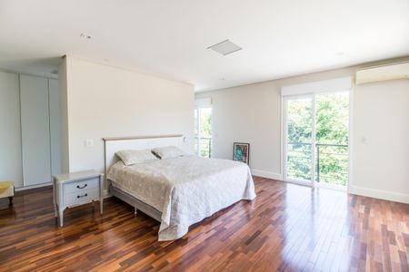 Casa de condomínio para alugar com 672m², 5 quartos e 6 vagasSuíte 1